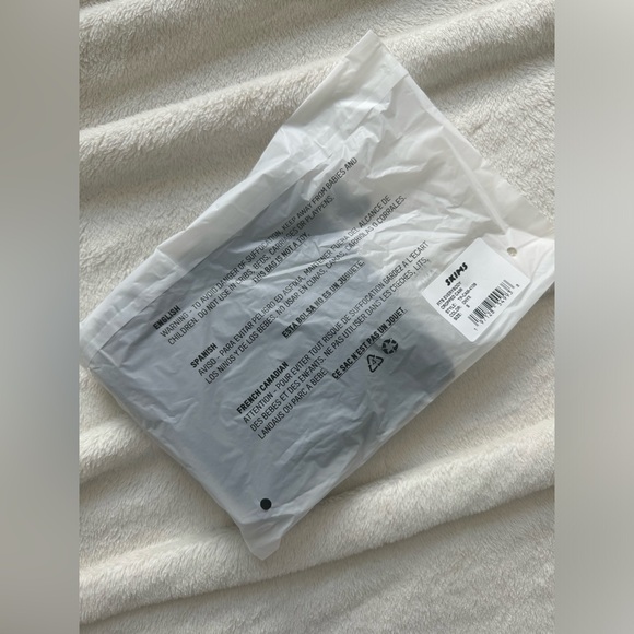 SKIMS NWT Lounge Set Black Size S Cropped Cami Top Bralette + Boyfriend Shorts - Picture 11 of 12